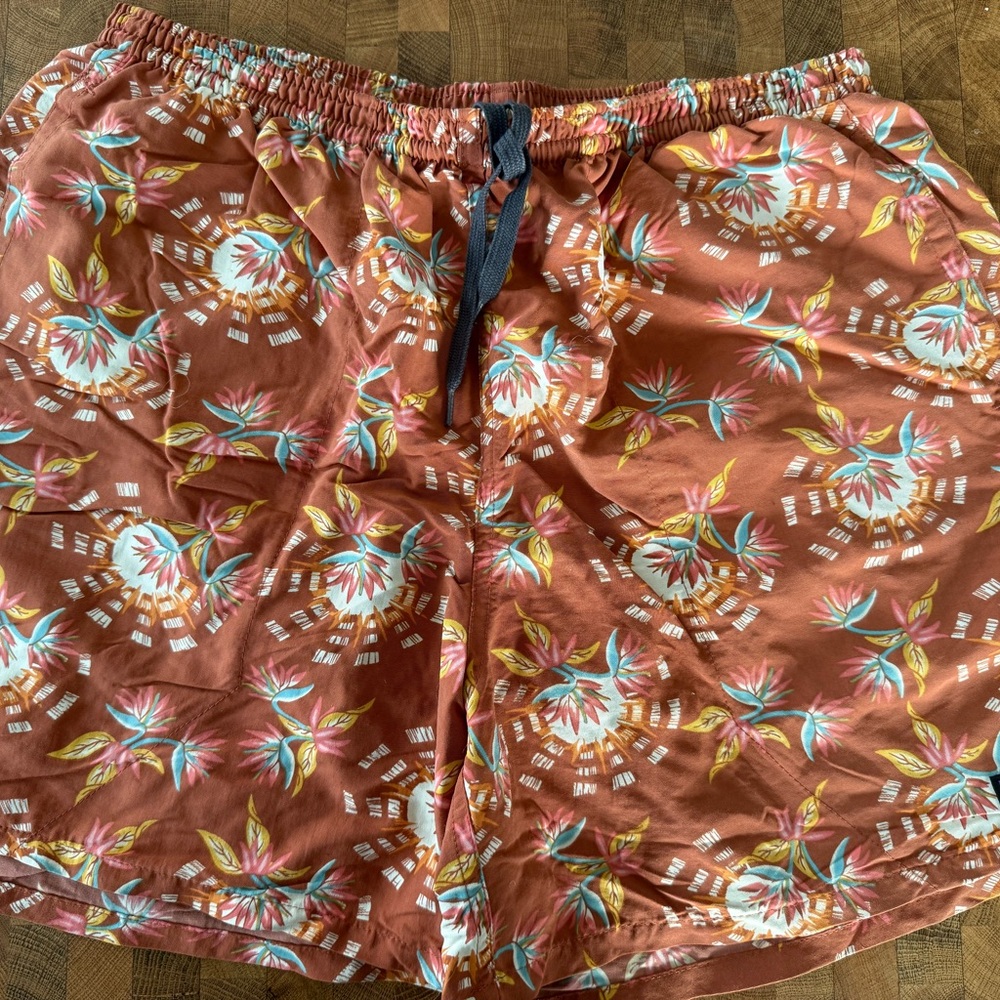 Patagonia men’s medium Patterned Swim Shorts